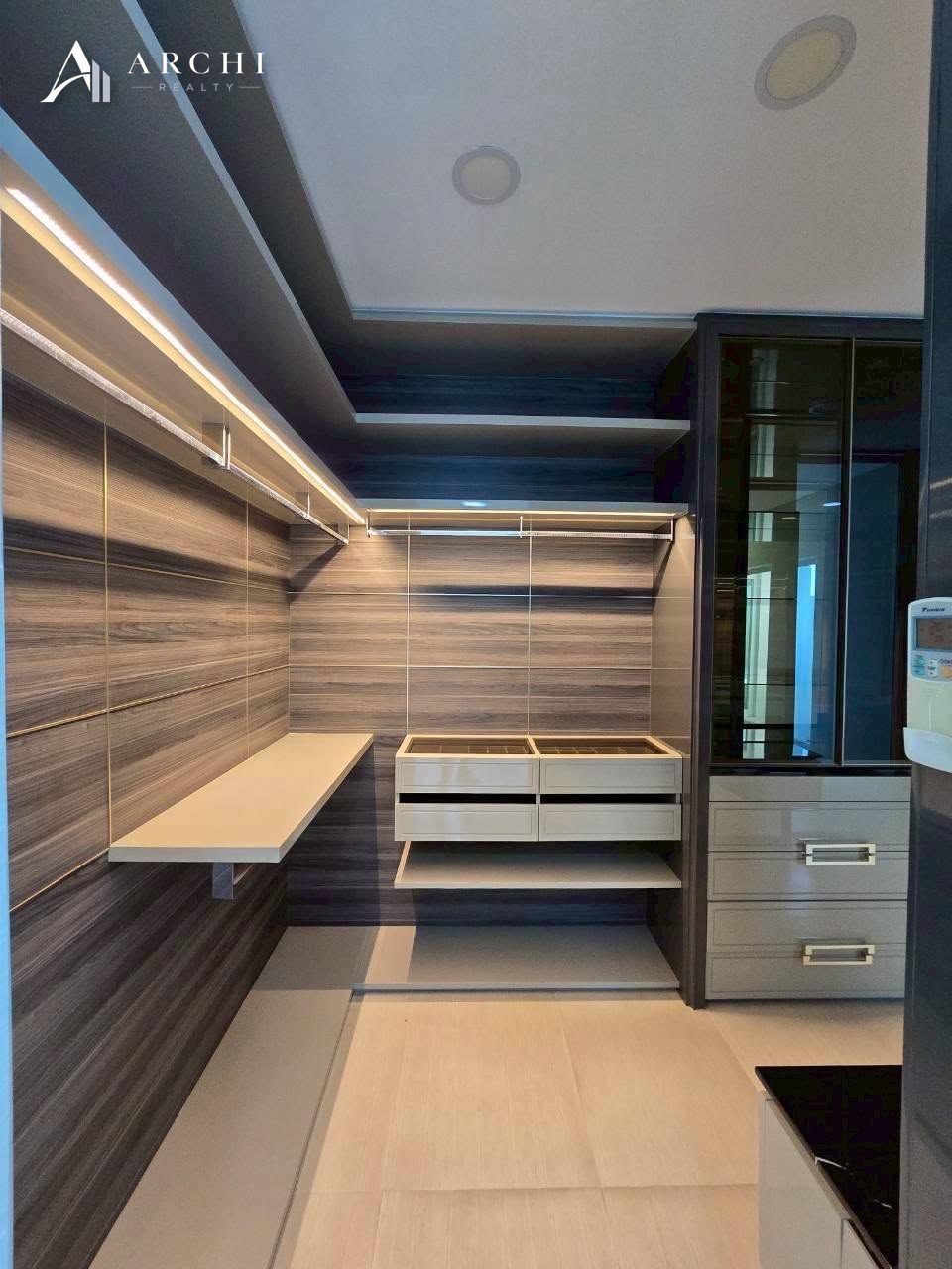 ห้องแต่งตัว Walk-in Closet